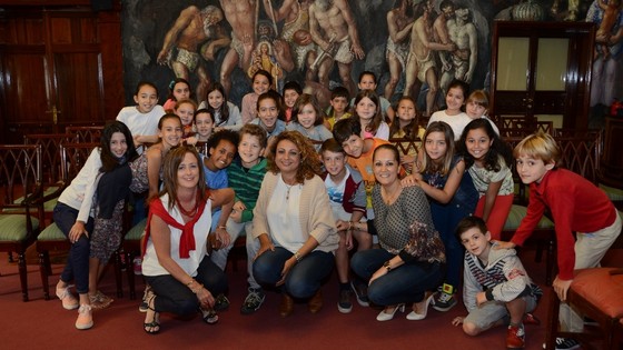 Imagen de Una veintena de escolares de Primaria conocen el Cabildo y su funcionamiento