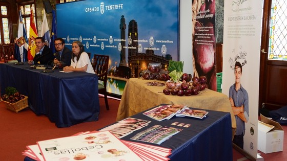 Imagen de El Cabildo presenta las primeras cebollas tradicionales avaladas con la marca de garantía Tenerife Rural