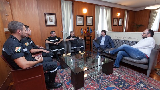 Imagen de El Cabildo recibe al general Miguel Alcañiz, nuevo jefe de la Unidad Militar de Emergencias