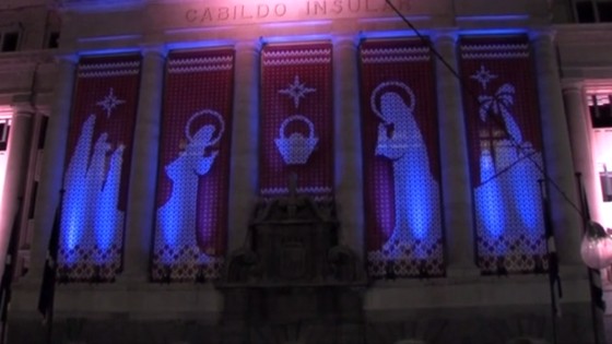 Imagen de El Cabildo estrena la iluminación de su fachada principal con motivo de las fiestas navideñas