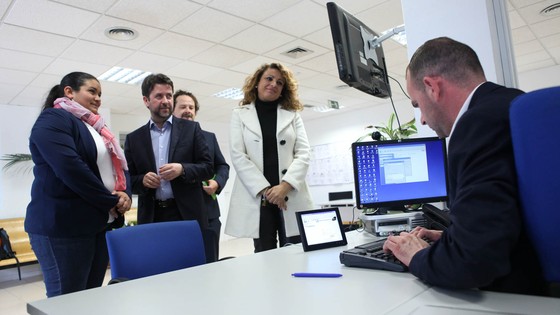 Imagen de El Cabildo incorpora la atención para personas con discapacidad auditiva en su Centro de Servicios al Ciudadano