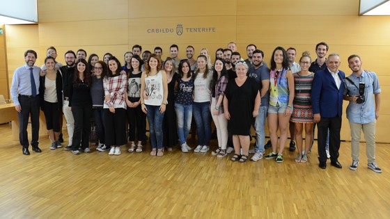 Imagen de El Cabildo recibe la visita de jóvenes de seis países que abordarán la diversidad humana y cultural de la Isla