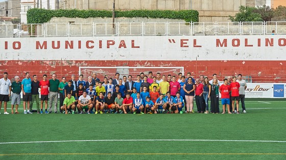 Imagen de El Cabildo invierte 188.000 euros en la renovación del césped artificial del campo del fútbol El Molino de Icod