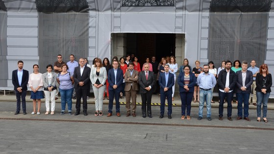 Imagen de El Cabildo guarda un minuto de silencio en homenaje a las víctimas del atentado de Manchester