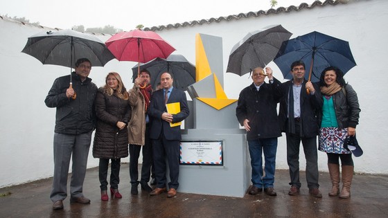 Imagen de El Cabildo rinde homenaje a los antiguos carteros rurales de Anaga con una escultura en la Cruz del Carmen