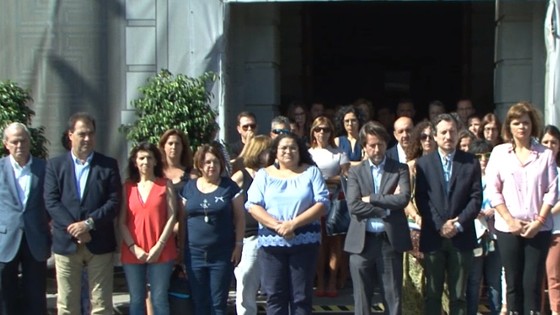 Imagen de El Cabildo guarda un minuto de silencio en señal de luto por las víctimas de violencia de género en La Orotava