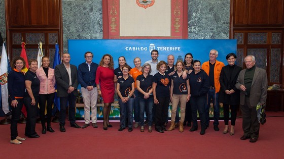 Imagen de El Cabildo felicita al Tenerife Master por su éxito en el Campeonato de España de natación