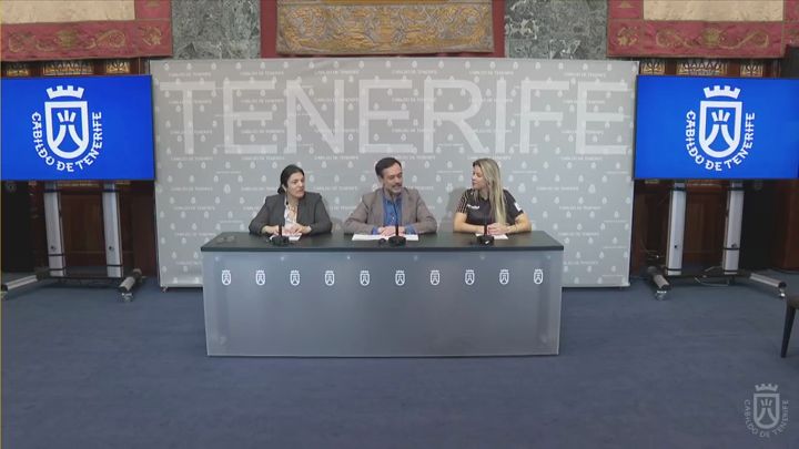 Imagen de Tenerife  se promociona en el Dakar 2024, con la piloto Christine GZ, del TC Racing