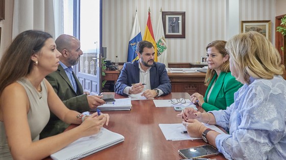 Imagen de Cabildo y Ayuntamiento de Puerto de La Cruz establecen las bases para colaborar en el ámbito de la Acción Social