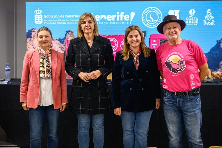 Imagen de El Cabildo felicita al equipo del ‘Elefante Rosa’ por su victoria en el Dakar Classic